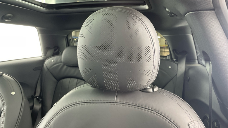 MINI Hatchback 135kW Cooper S Level 3 33kWh 3dr Auto Electric Hatchback